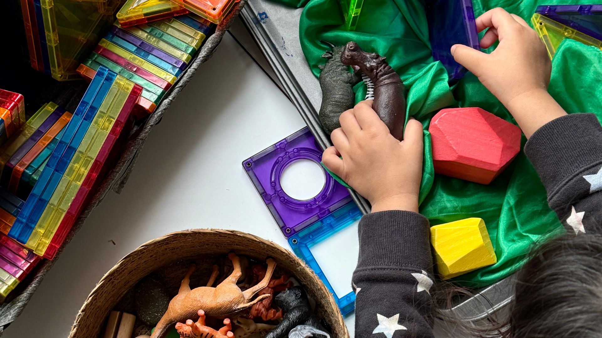 What can I do instead of screen time for my toddler?